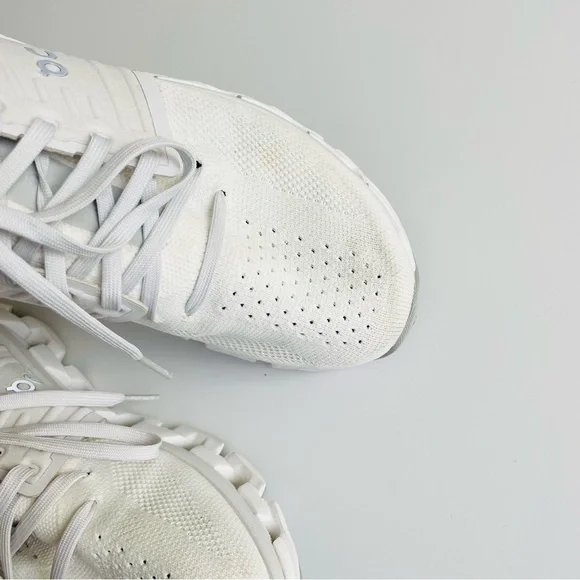 On Running SIZE 8.5 Cloudswift 3 white sneakers - Picture 8 of 10